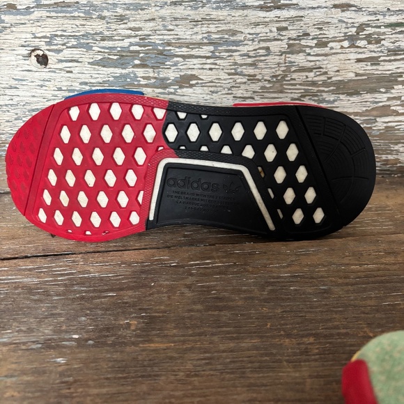 Adidas’s NMD R1 J 2020 Black Multicolored Athletic Shoe FW1076 size 6.5 - Picture 13 of 14